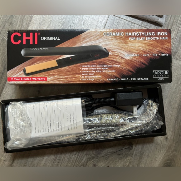Brand New in Box CHI 1 inch ceramic straightener - Picture 5 of 7